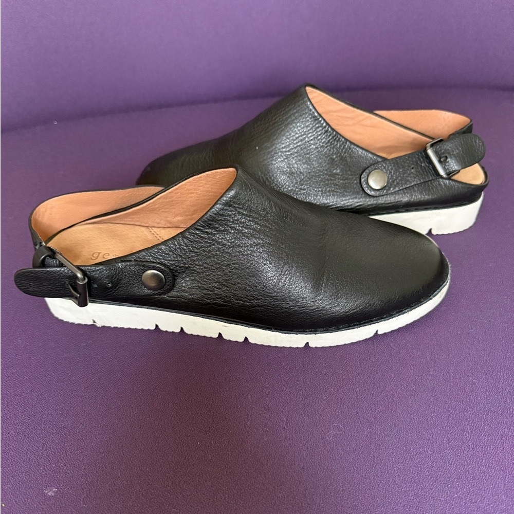 Women’s gentle souls by Kenneth Cole Black Leather Buckle Shoes